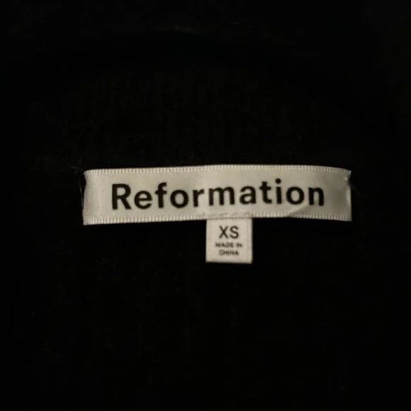 Reformation Fantino Cashmere Collared Cardigan in black - Picture 7 of 9